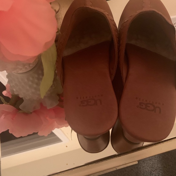 Brown UGG Clog Hot for Fall! - Picture 3 of 4